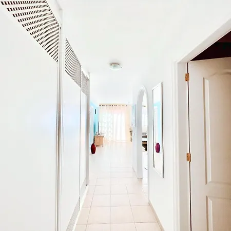 아파트 !!! Relaxing View, The Heights With Terrace And Heated Pools, Cristianos