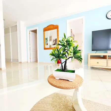 아파트 !!! Relaxing View, The Heights With Terrace And Heated Pools, Cristianos