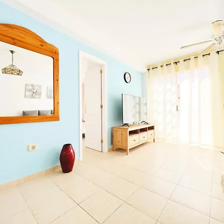 아파트 !!! Relaxing View, The Heights With Terrace And Heated Pools, Cristianos