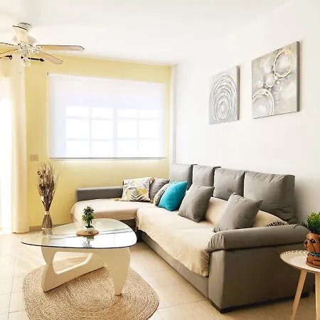 아파트 !!! Relaxing View, The Heights With Terrace And Heated Pools, Cristianos *